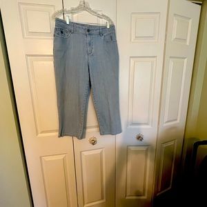 Chicos size 2 light denim capris good condition